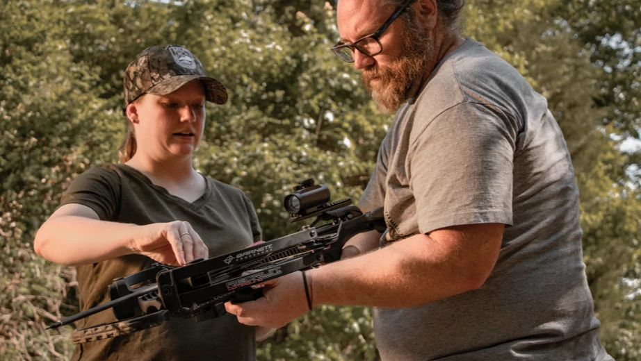 teaching-bow-hunting svg+xml;charset=utf